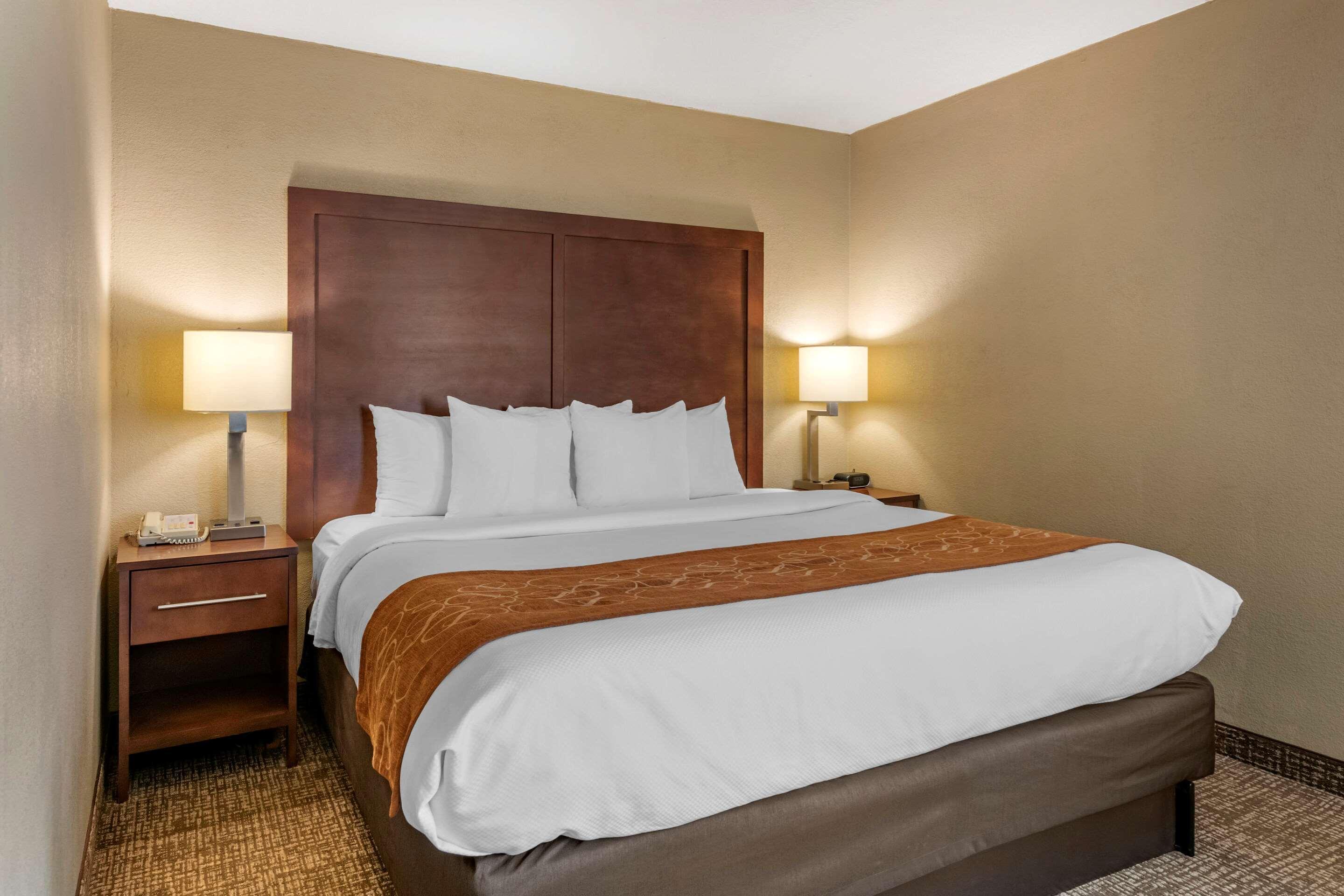 Comfort Suites Baymeadows Near Butler Blvd Джэксонвиль Экстерьер фото