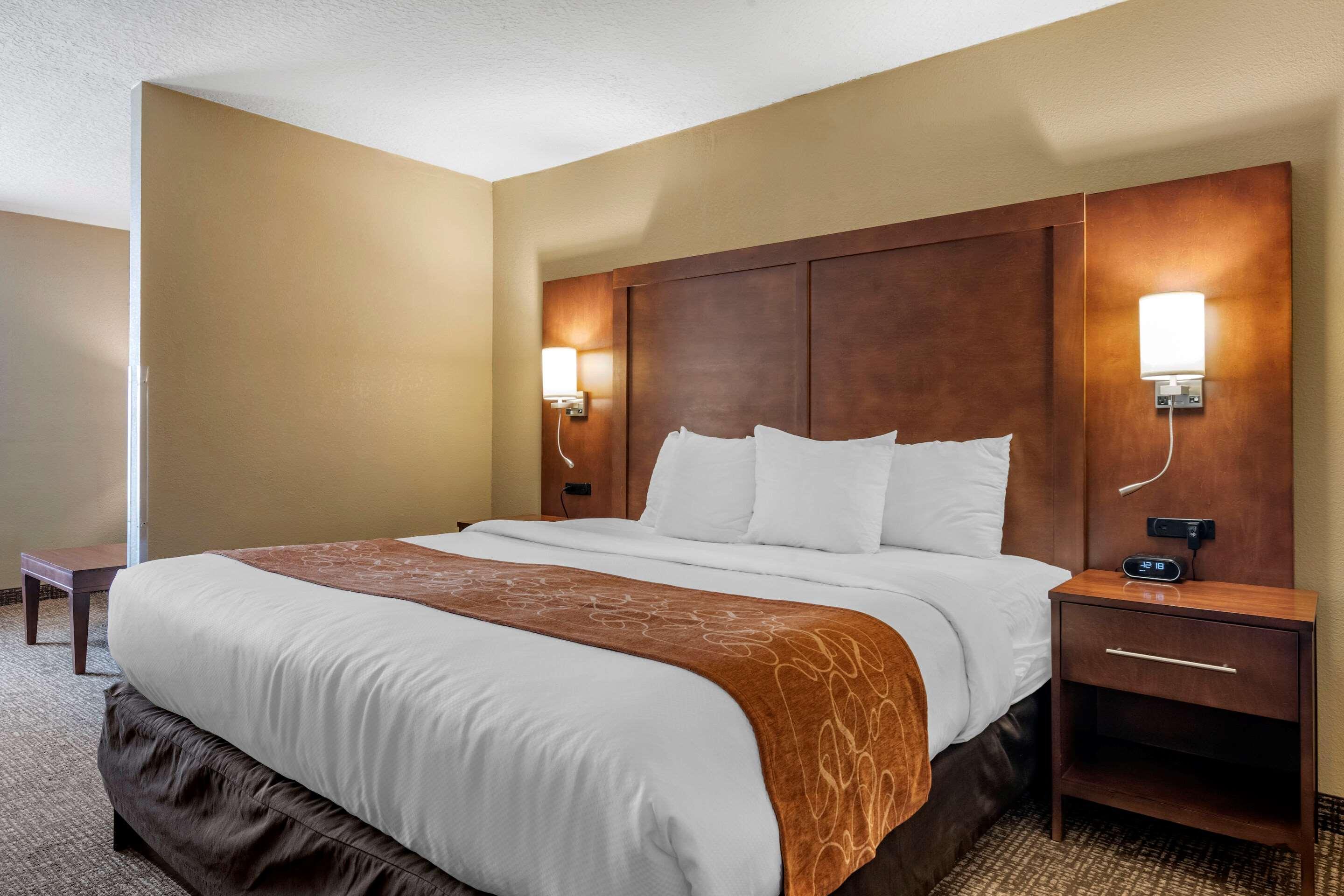 Comfort Suites Baymeadows Near Butler Blvd Джэксонвиль Экстерьер фото