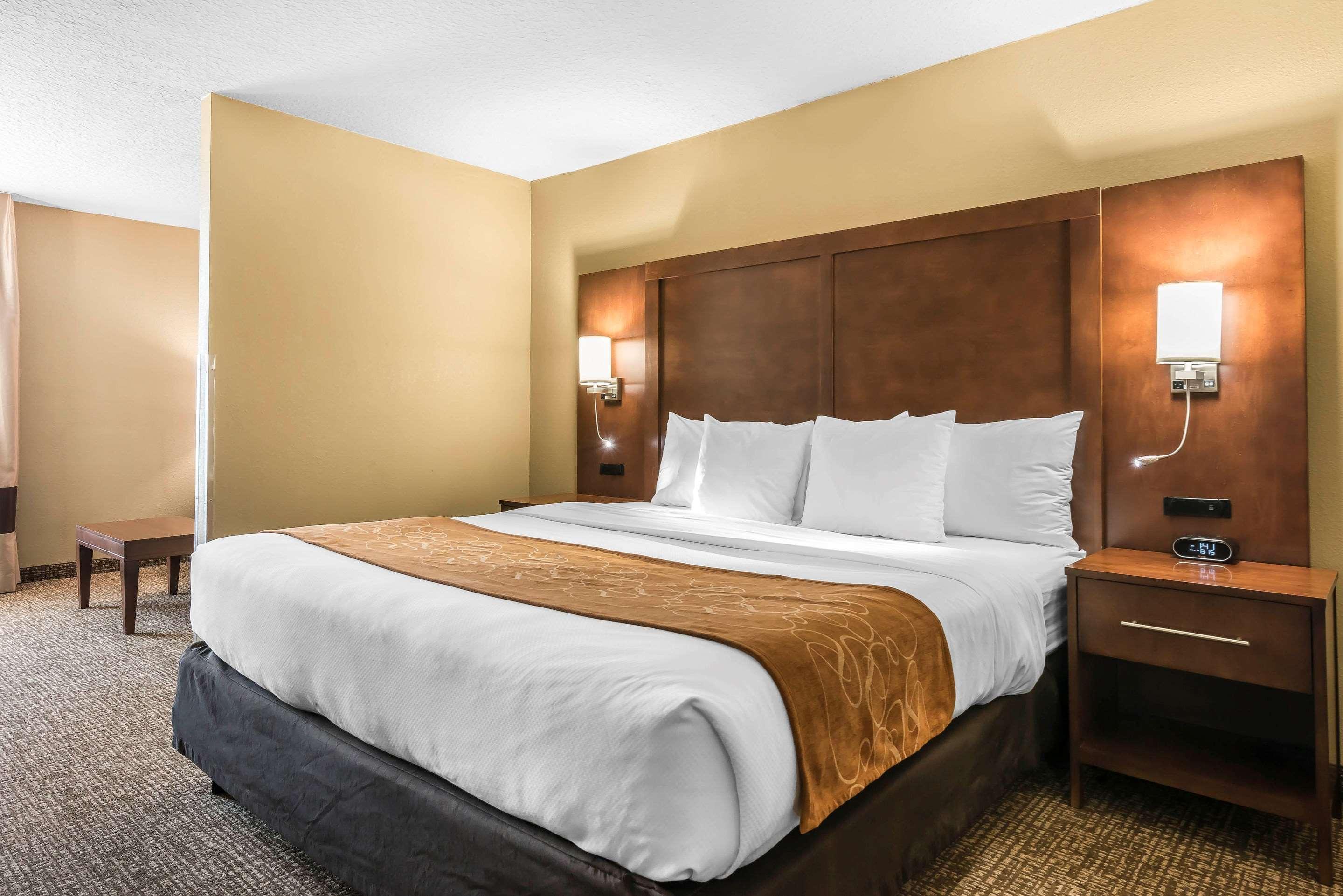 Comfort Suites Baymeadows Near Butler Blvd Джэксонвиль Экстерьер фото