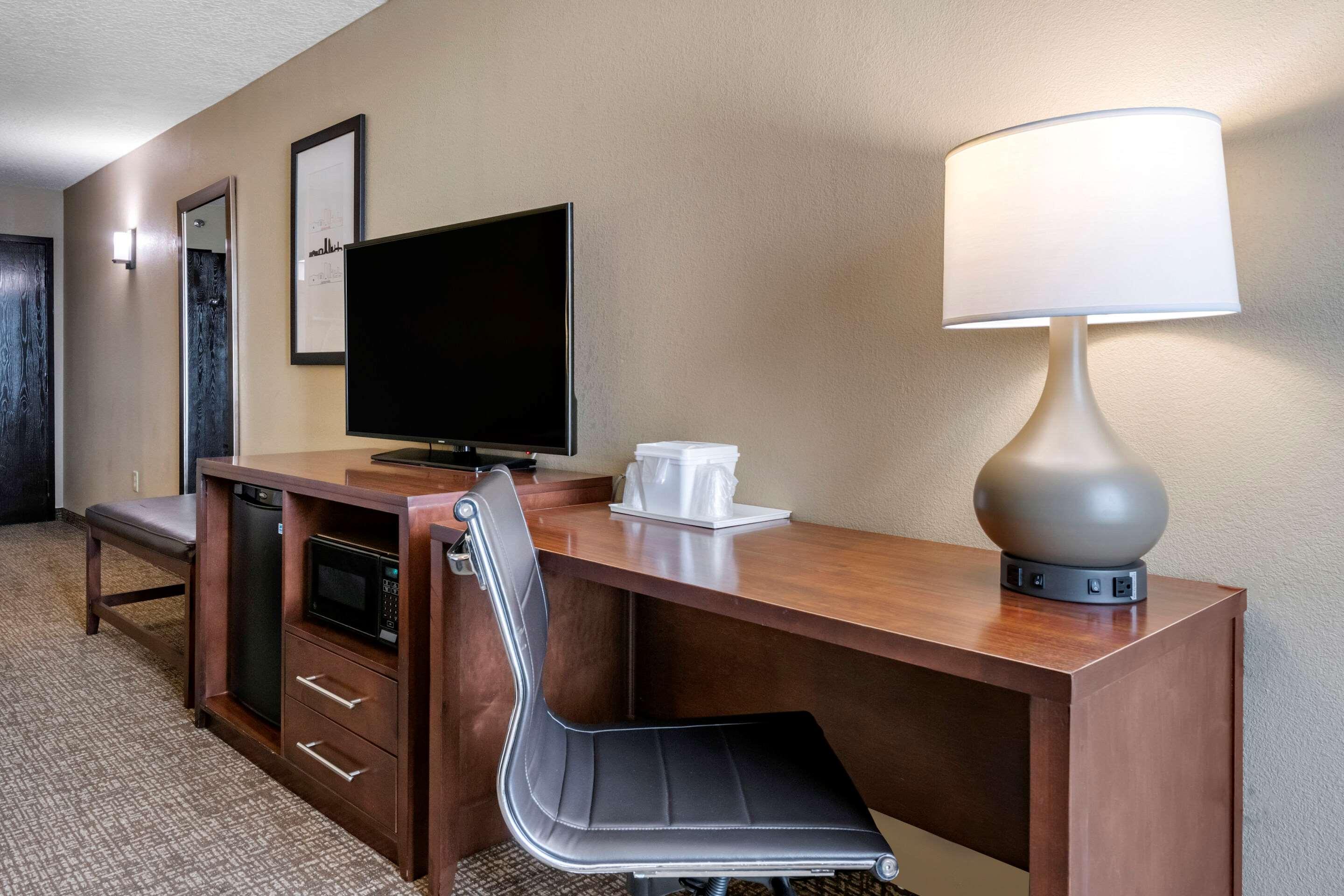 Comfort Suites Baymeadows Near Butler Blvd Джэксонвиль Экстерьер фото