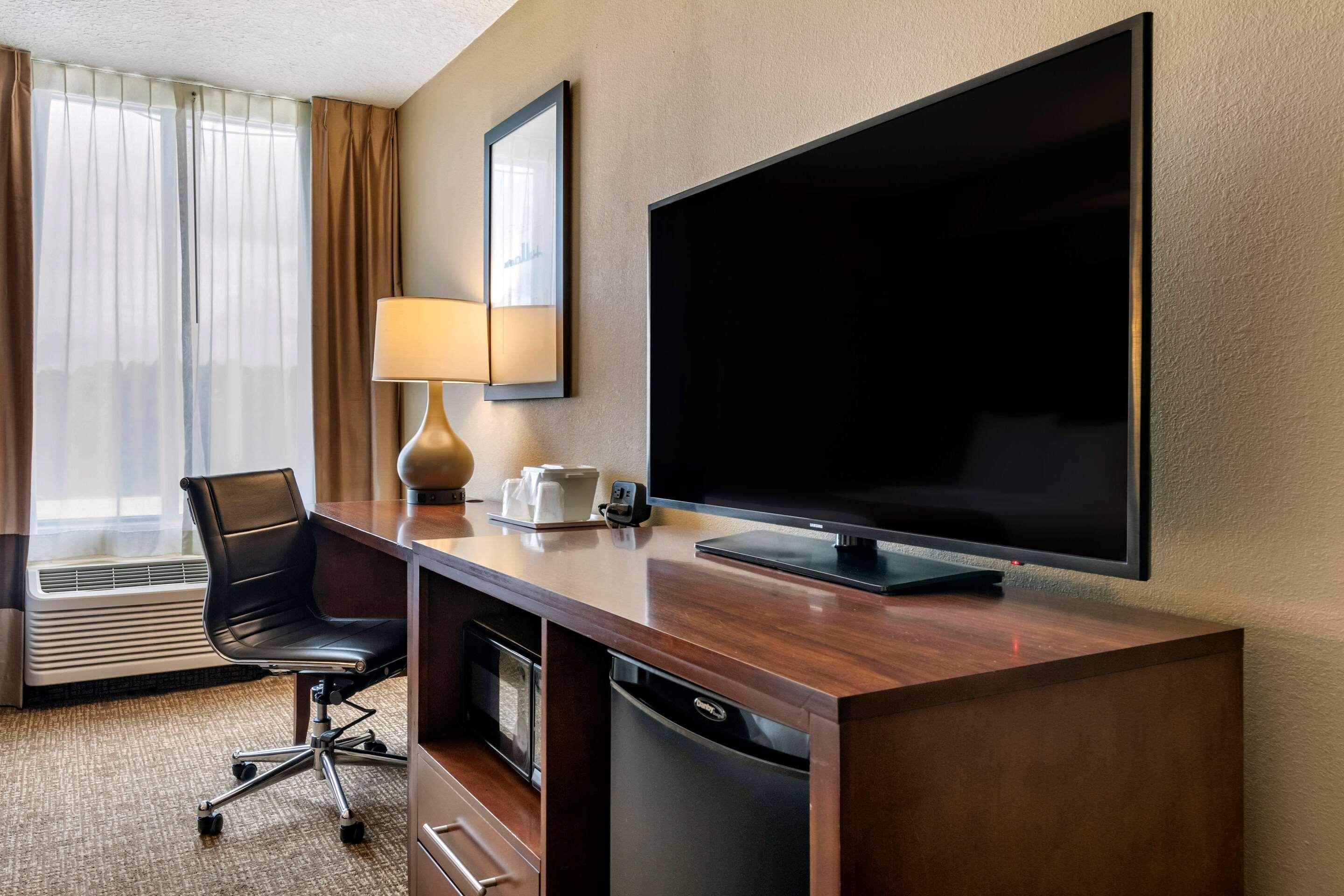 Comfort Suites Baymeadows Near Butler Blvd Джэксонвиль Экстерьер фото